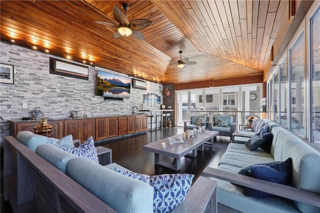 1608 NW Sunridge Drive, Blue Springs, MO 64015