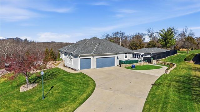 1608 NW Sunridge Drive, Blue Springs, MO 64015