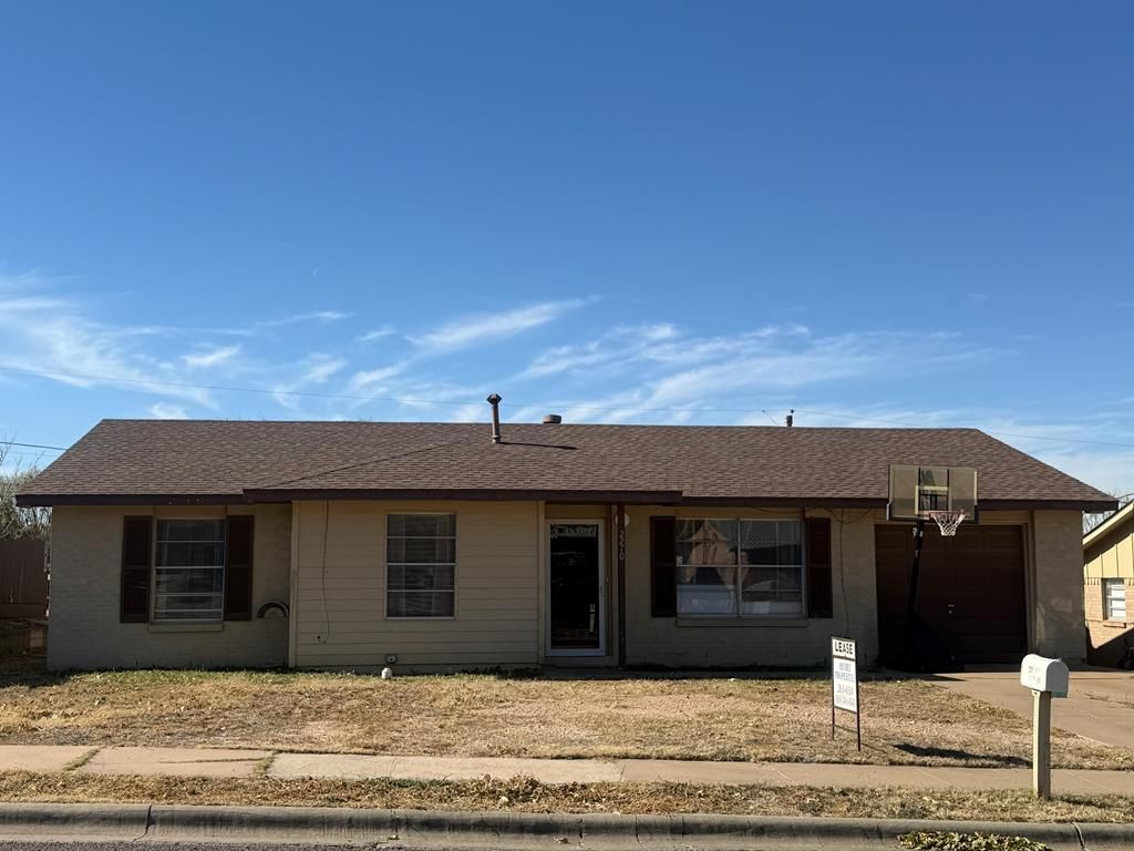 2210 Lynn Dr, Big Spring, TX 79720