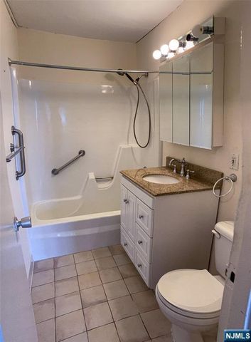 555 North Avenue 10C, Fort Lee, NJ 07024