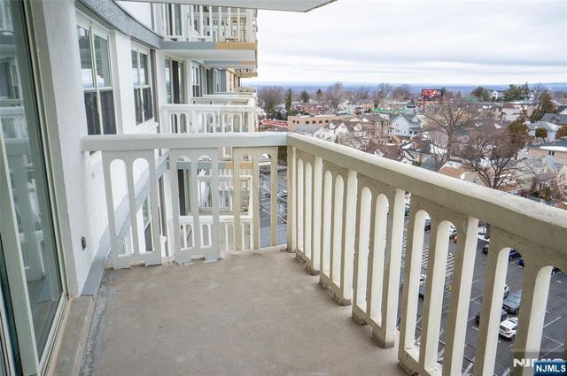 555 North Avenue 10C, Fort Lee, NJ 07024