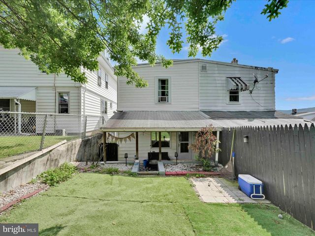 713 N 3RD ST, Pottsville, PA 17901