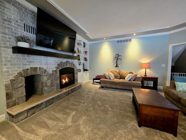 2237 Chelmsford Lane, Saint Cloud, MN 56301