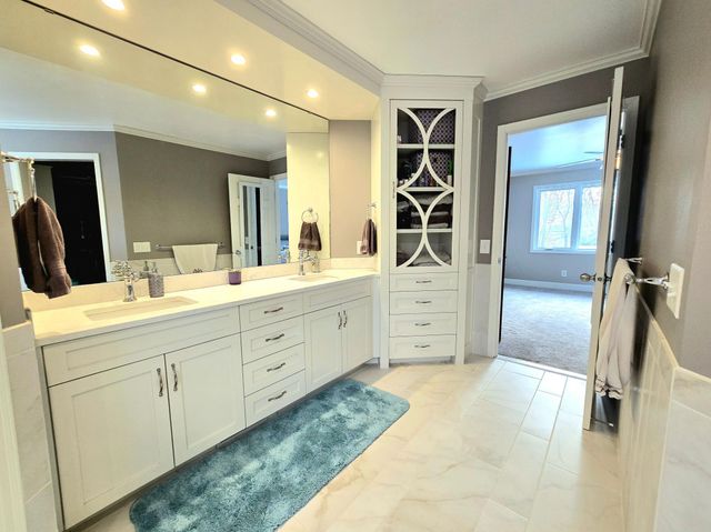 2237 Chelmsford Lane, Saint Cloud, MN 56301