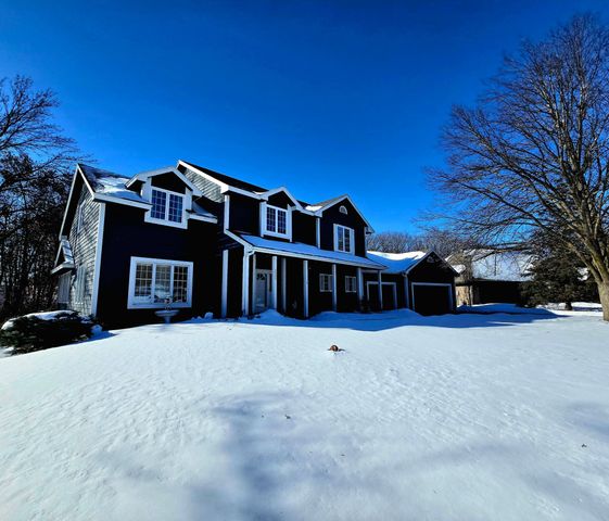 2237 Chelmsford Lane, Saint Cloud, MN 56301