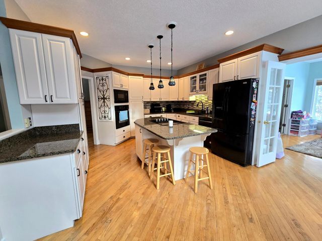 2237 Chelmsford Lane, Saint Cloud, MN 56301