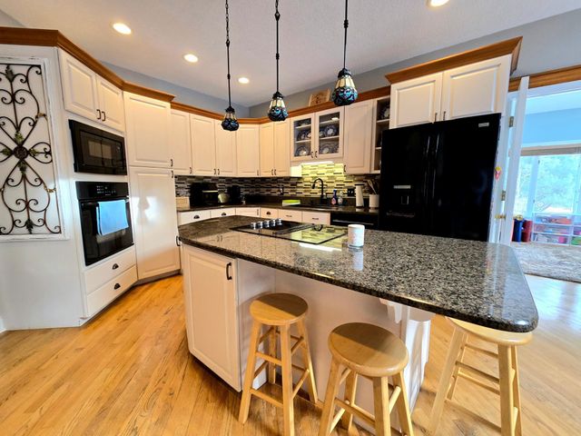 2237 Chelmsford Lane, Saint Cloud, MN 56301