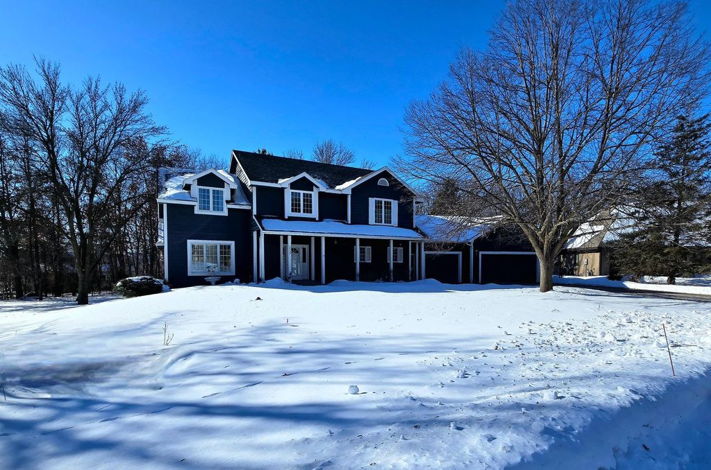 2237 Chelmsford Lane, Saint Cloud, MN 56301