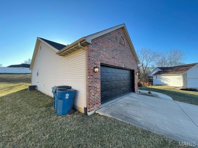 20 Delta Drive, Collinsville, IL 62234