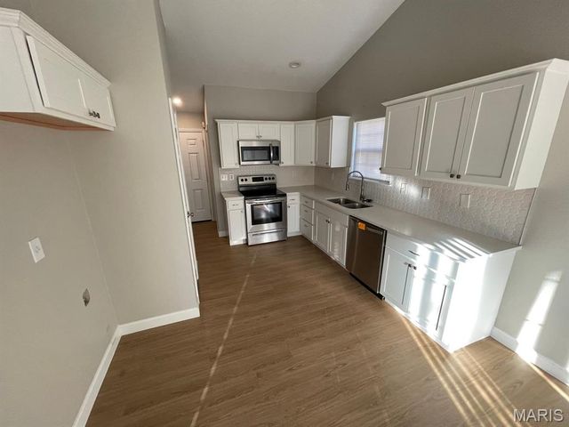 20 Delta Drive, Collinsville, IL 62234