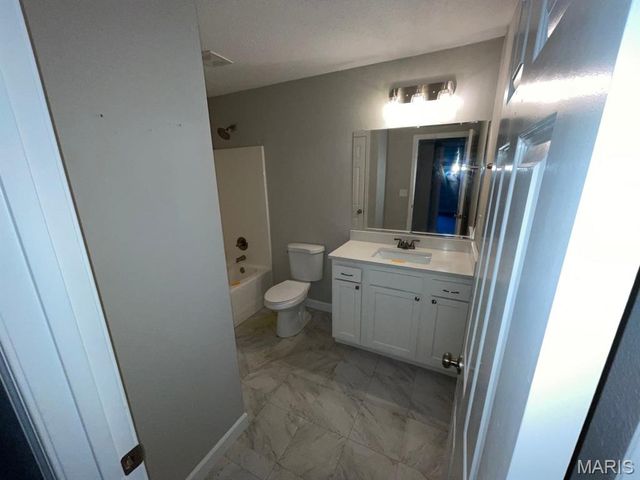 20 Delta Drive, Collinsville, IL 62234