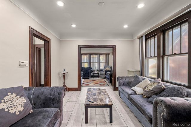 7658 Appoline Street, Dearborn, MI 48126