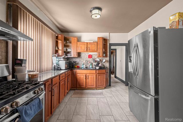 7658 Appoline Street, Dearborn, MI 48126