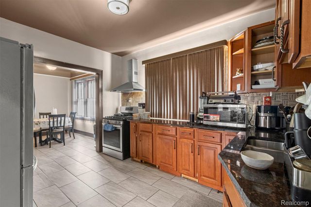 7658 Appoline Street, Dearborn, MI 48126