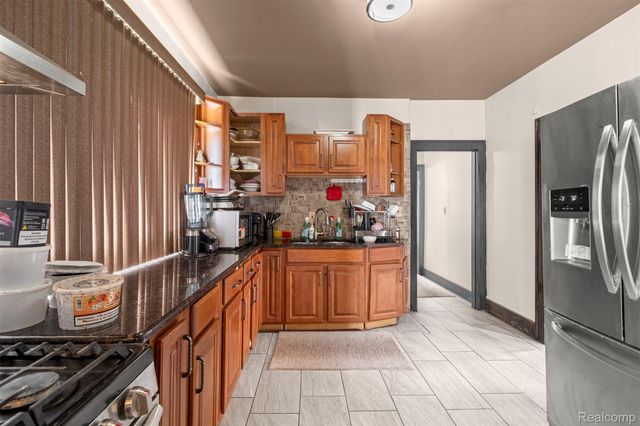 7658 Appoline Street, Dearborn, MI 48126