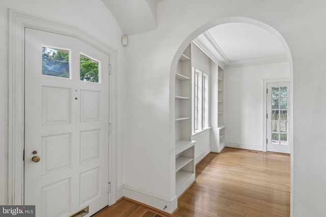 2920 44TH PL NW, Washington, DC 20016
