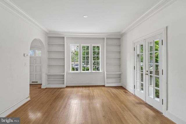 2920 44TH PL NW, Washington, DC 20016