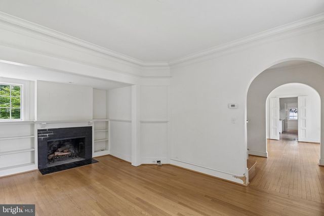 2920 44TH PL NW, Washington, DC 20016