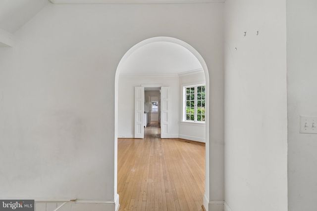 2920 44TH PL NW, Washington, DC 20016