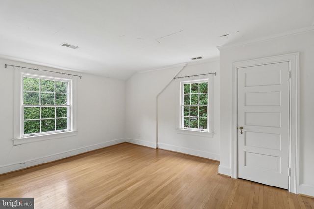 2920 44TH PL NW, Washington, DC 20016