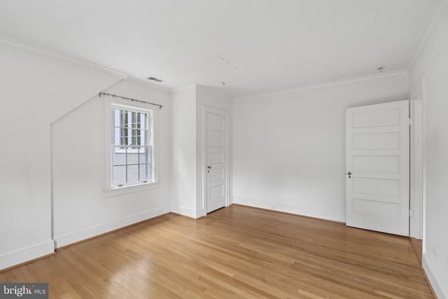 2920 44TH PL NW, Washington, DC 20016