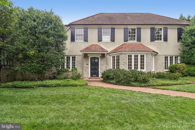 2920 44TH PL NW, Washington, DC 20016