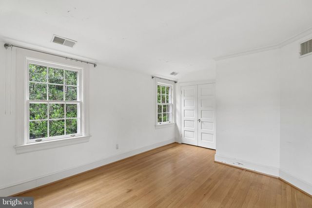 2920 44TH PL NW, Washington, DC 20016