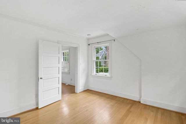 2920 44TH PL NW, Washington, DC 20016