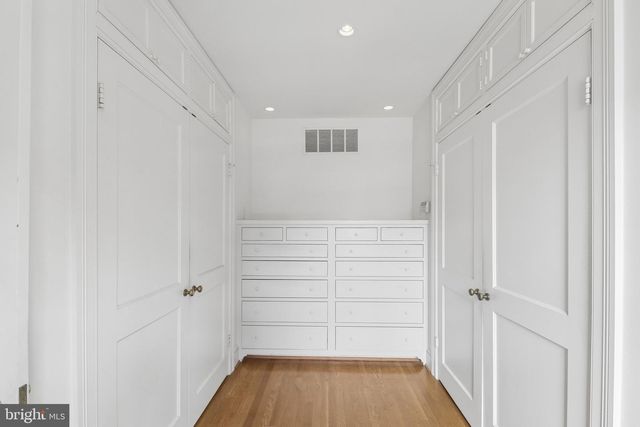 2920 44TH PL NW, Washington, DC 20016