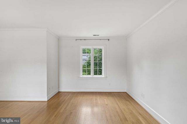 2920 44TH PL NW, Washington, DC 20016