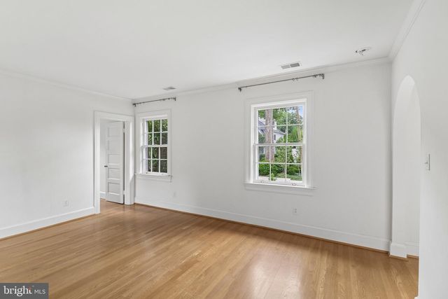 2920 44TH PL NW, Washington, DC 20016