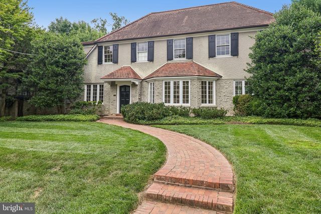 2920 44TH PL NW, Washington, DC 20016