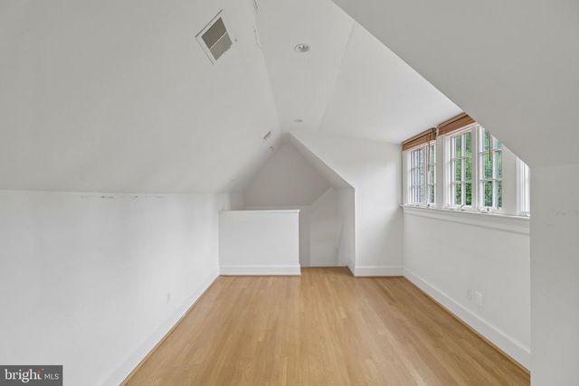 2920 44TH PL NW, Washington, DC 20016