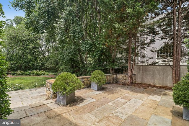 2920 44TH PL NW, Washington, DC 20016