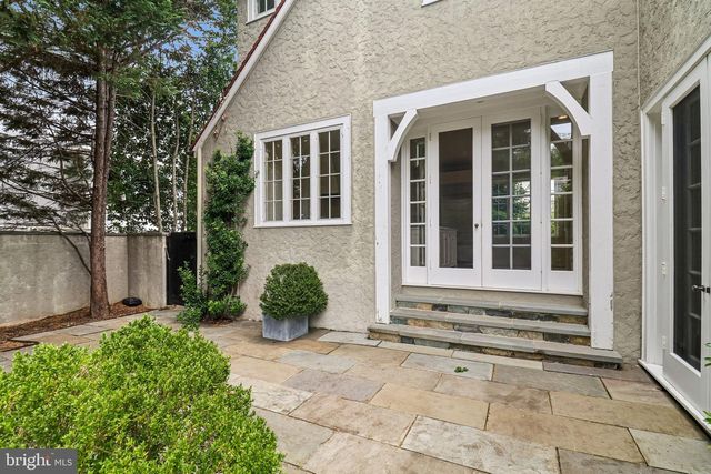 2920 44TH PL NW, Washington, DC 20016