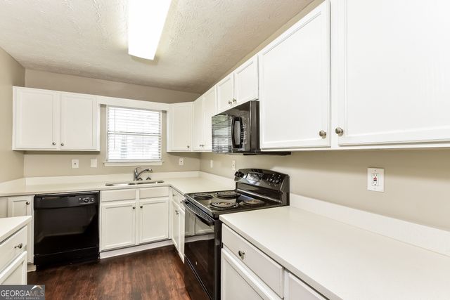 5963 Sherwood Trace, Lithonia, GA 30038