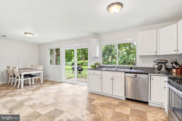 374 S JENNERSVILLE RD, West Grove, PA 19390