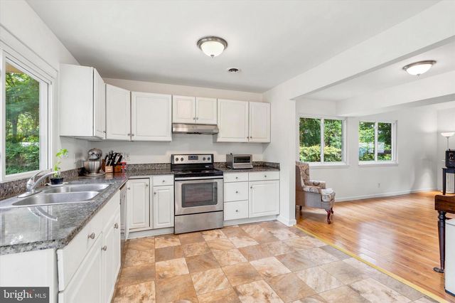 374 S JENNERSVILLE RD, West Grove, PA 19390