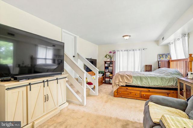 374 S JENNERSVILLE RD, West Grove, PA 19390
