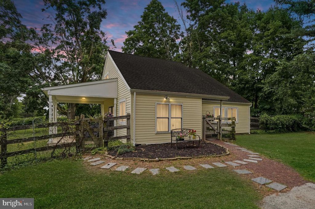 374 S JENNERSVILLE RD, West Grove, PA 19390