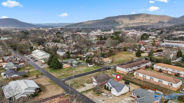 403 E Charlotte Avenue, Scottsboro, AL 35768