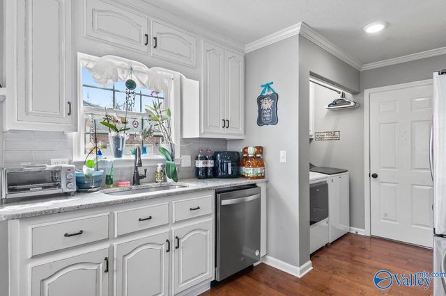 403 E Charlotte Avenue, Scottsboro, AL 35768