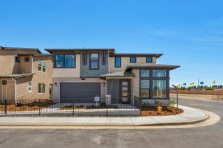 923 Lisbon Avenue, Tulare, CA 93274