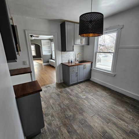 2626 W 96th Place, Evergreen Park, IL 60805