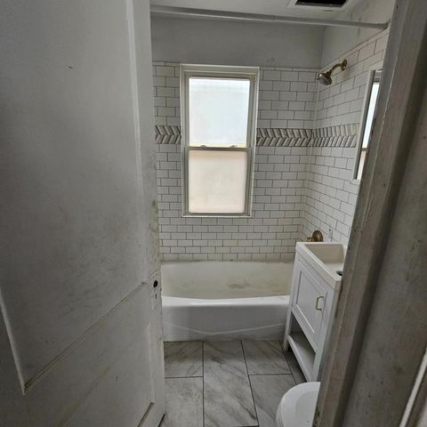 2626 W 96th Place, Evergreen Park, IL 60805