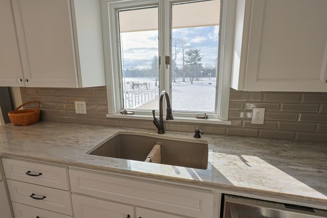 6490 145th Avenue, Laketown Twp, MI 49423