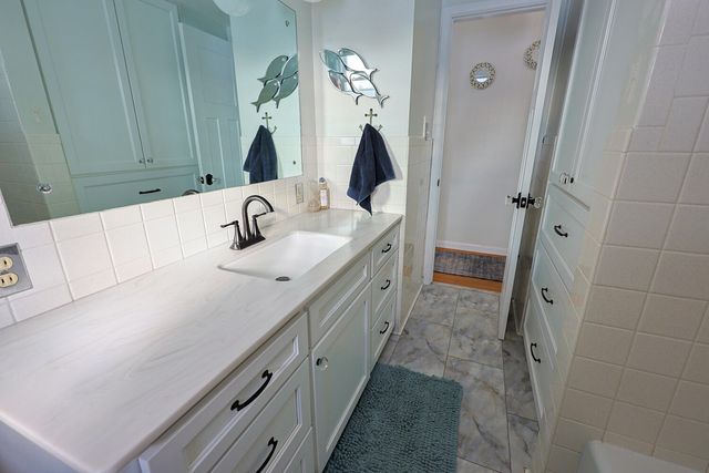 6490 145th Avenue, Laketown Twp, MI 49423