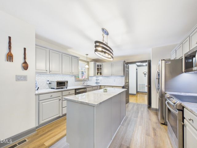 517 Birdsong Lane, Hurdle Mills, NC 27541