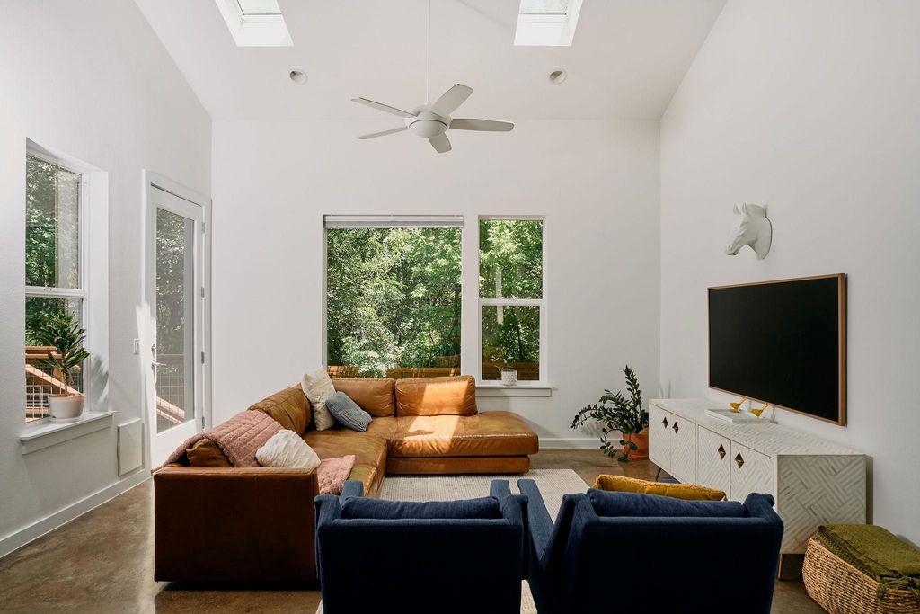 3001 Del Curto RD 14, Austin, TX 78704
