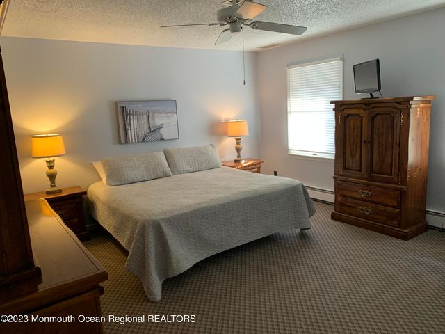 107 Carlton Place, Mantoloking, NJ 08738